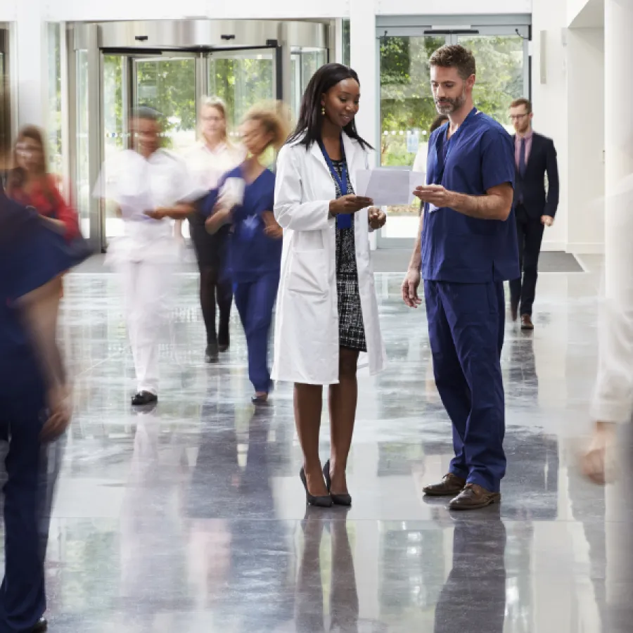 Duty of care en el sector salud: qué es y cómo proteger al personal médico en guardias y traslados