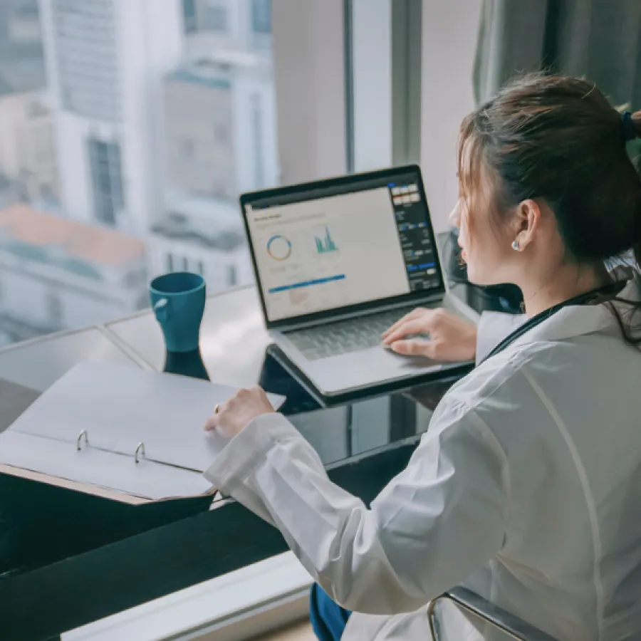 Comprobación y digitalización de gastos en clínicas: adiós al papel y a los recibos perdidos